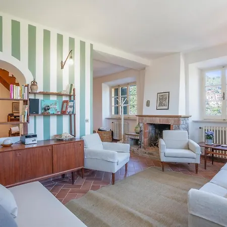 Stunning In Marciana مارتْشانا مارينا